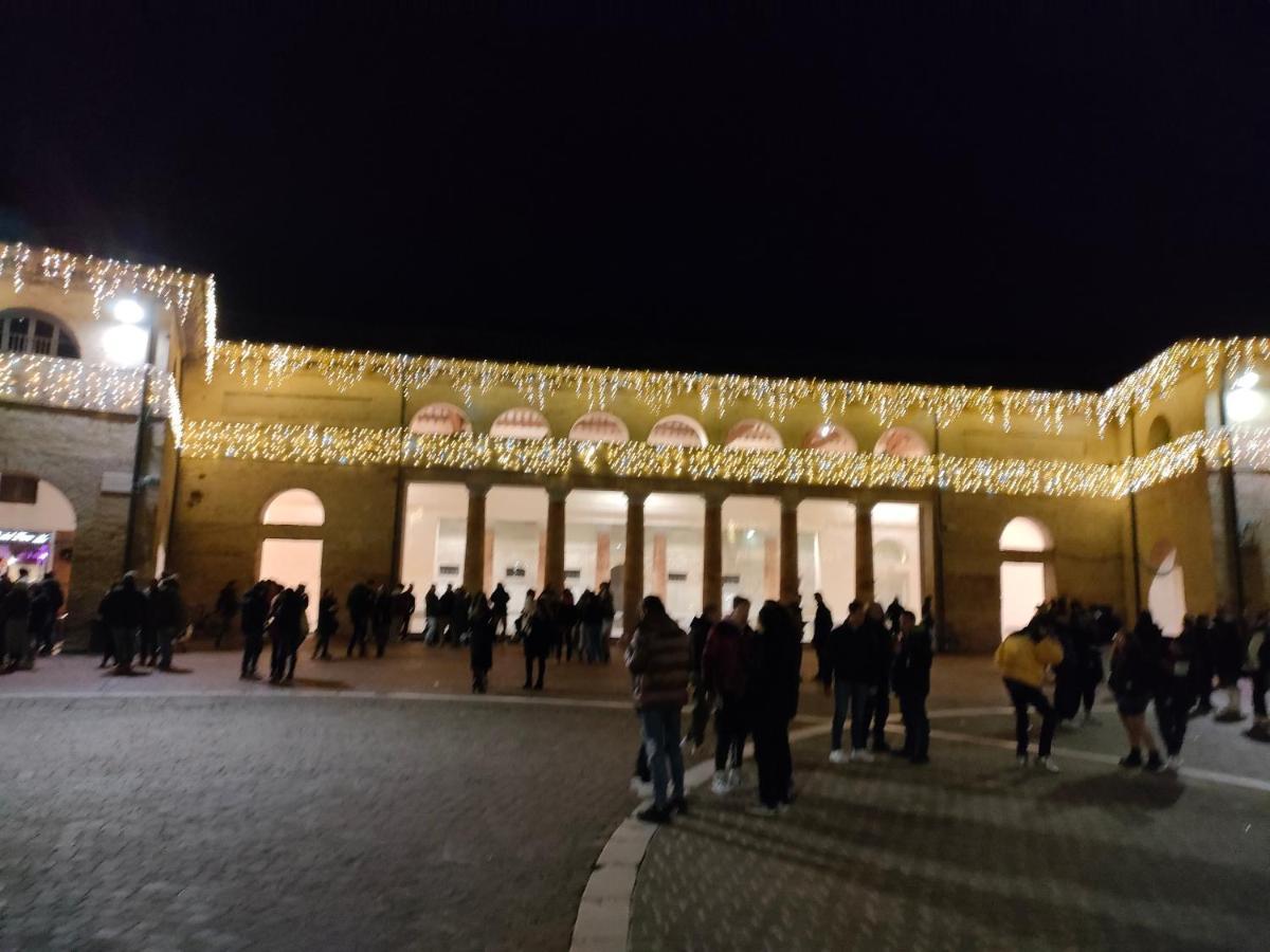 La Romantica Camere E Wellness Senigallia Exteriör bild