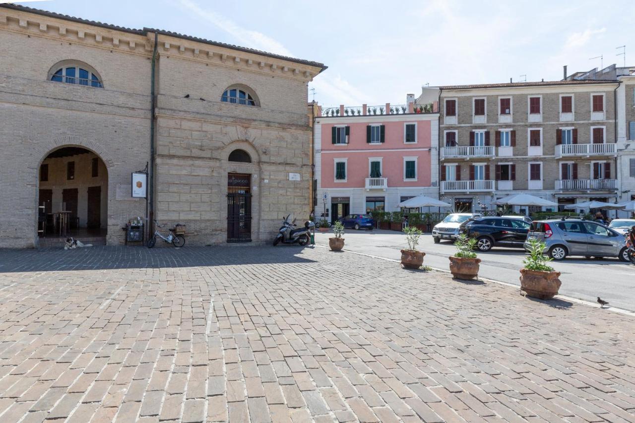 La Romantica Camere E Wellness Senigallia Exteriör bild